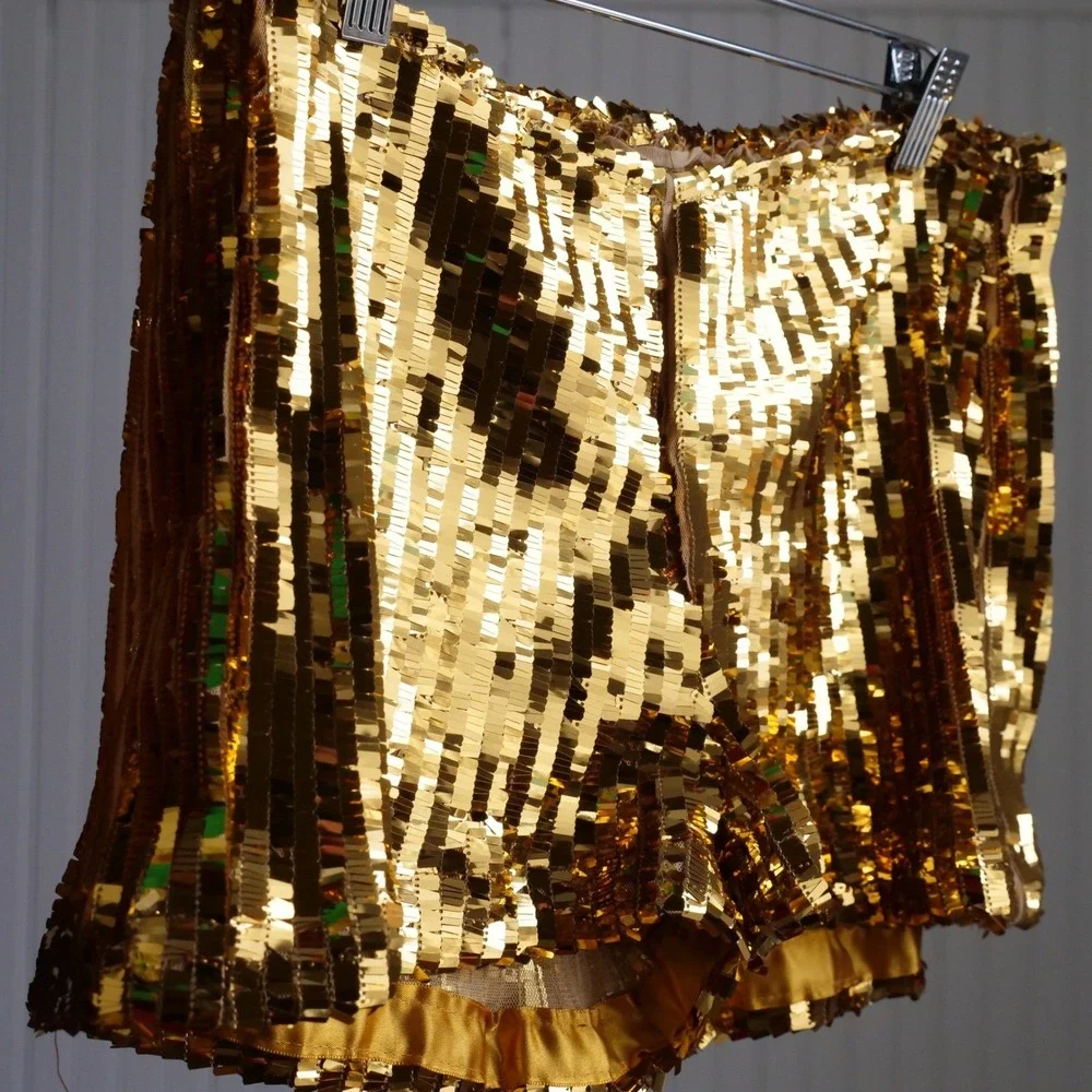 Fun‎ 90s gold sequined mini party shorts - Picture 7 of 8